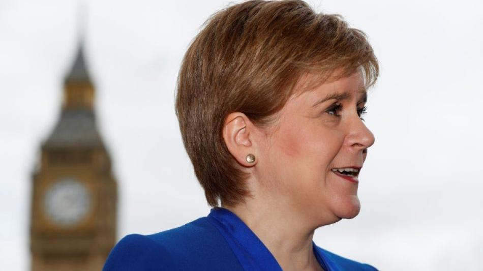 Sturgeon verschiebt Entscheidung