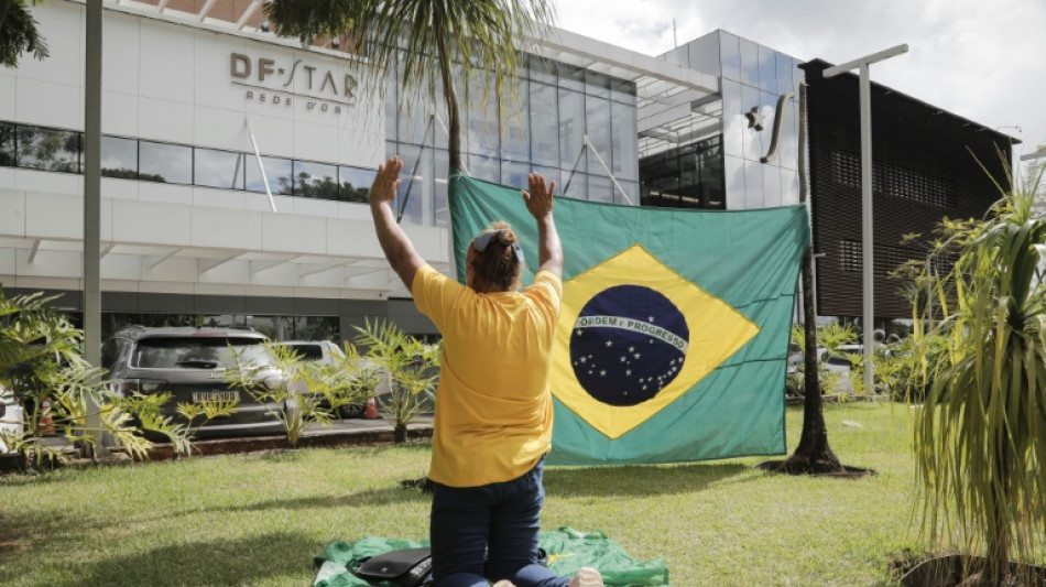 Bolsonaro afronta un postoperatorio "muy delicado y prolongado" tras cirugía abdominal