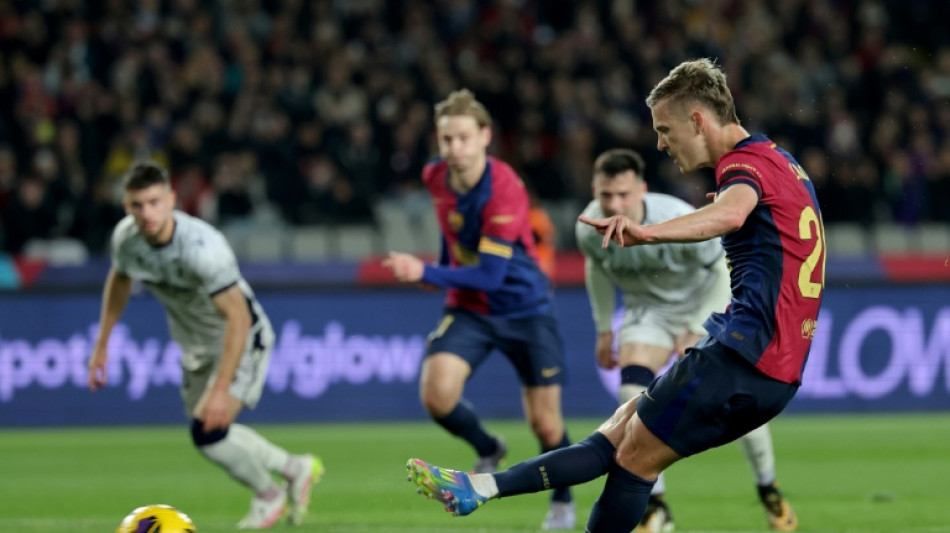 Dani Olmo vai desfalcar Barcelona durante três semanas por lesão na coxa