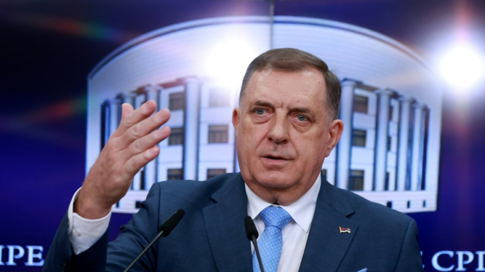 Orden de detención internacional para el jefe político de los serbios de Bosnia