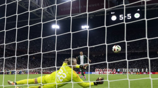 El Ajax continúa en la Europa League tras 34 penales