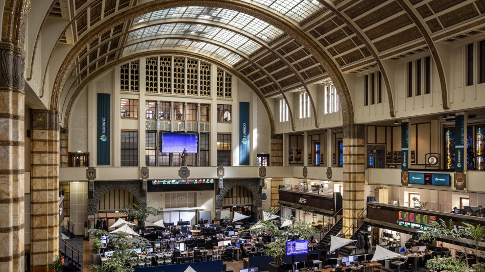 Borsa: l'Europa peggiora dopo il calo del Pil Usa, Milano -1,4%