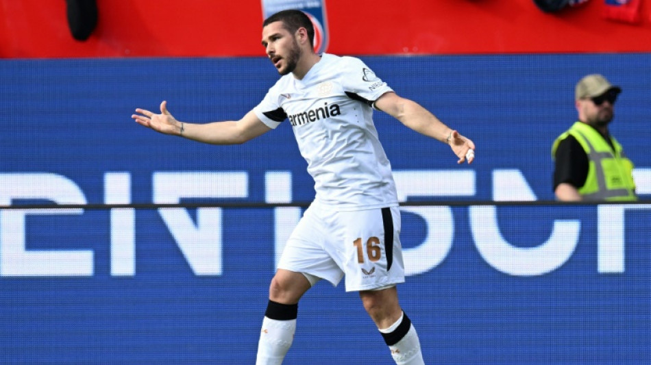 Leverkusen vence Heidenheim nos acréscimos (1-0) e segue na caça ao líder Bayern