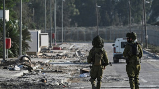 Jovens e crianças de kibutz de Israel devastado por ataque voltam à escola